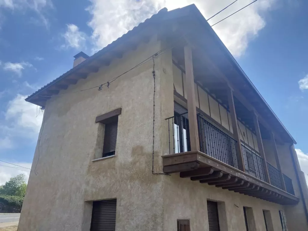 Restauración de vivienda en San Miguel de Robledo